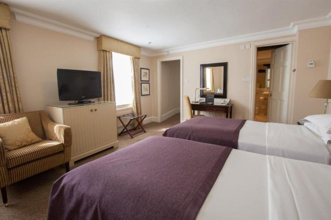 Macdonald Bear Hotel Woodstock Extérieur photo